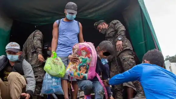 MANO DURA contra los coyotes: México ha detenido a más de 300 este año