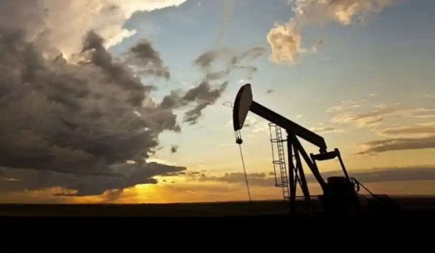 Retiro de YPF de yacimientos maduros: Un cambio de paradigma en la producción hidrocarburífera