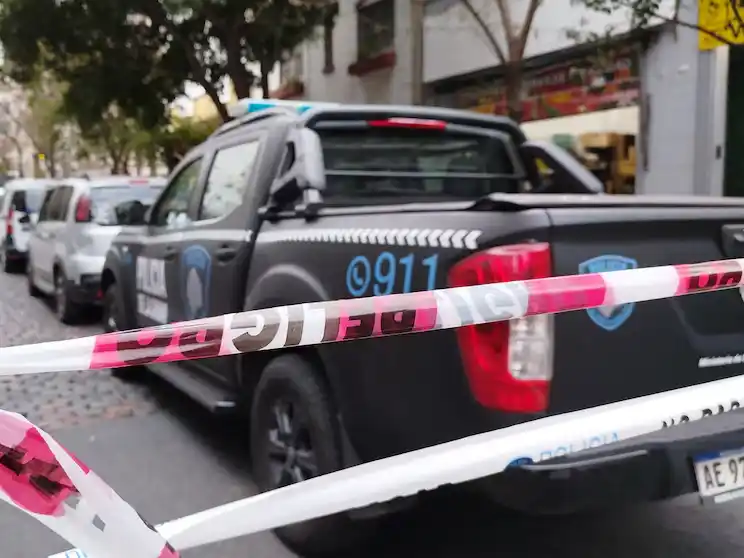 Los niños habrían intentado resistirse y escapar del ataque perpetrado por su madre, según la hipótesis primaria del caso.