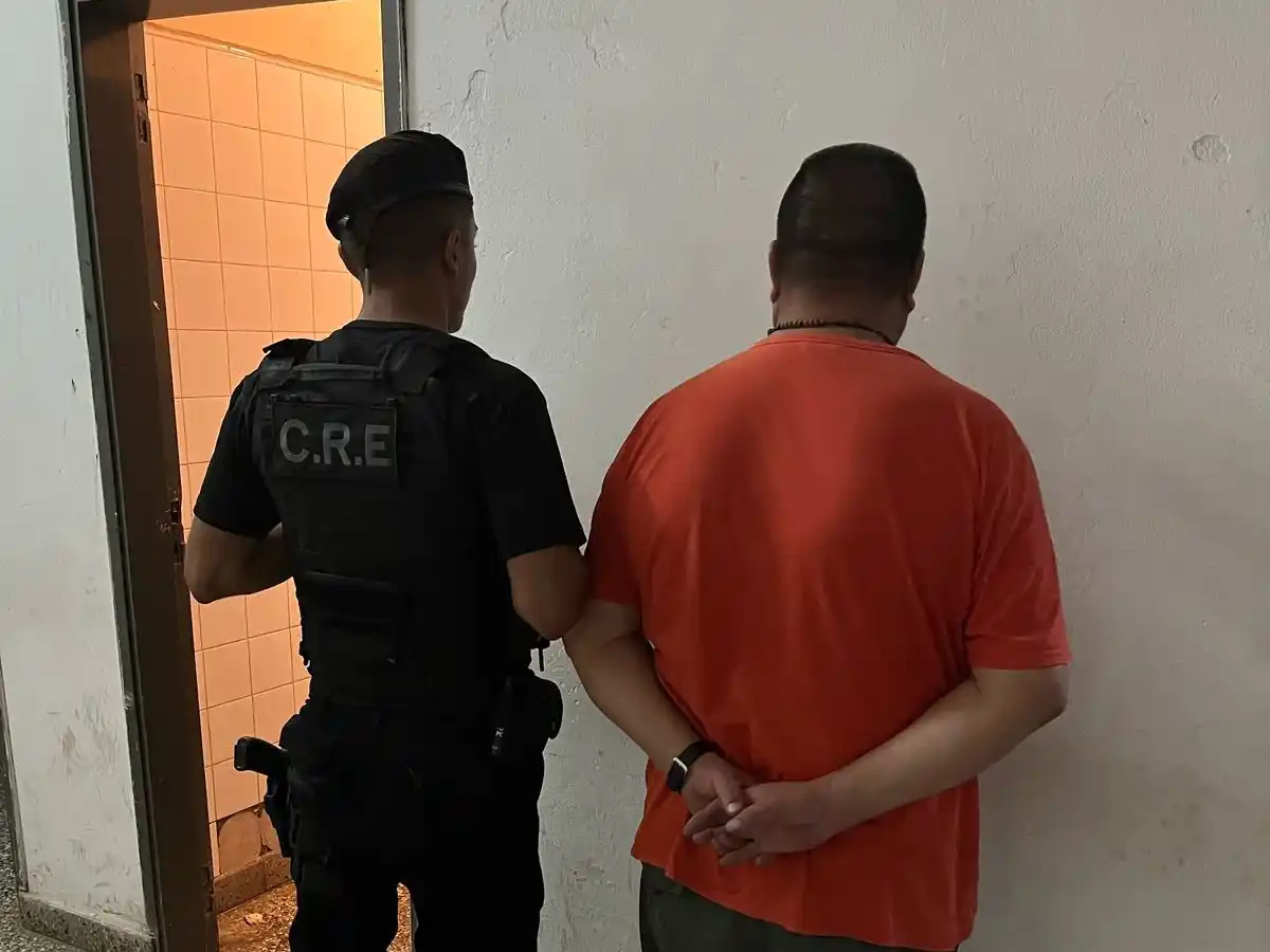 Uno de los hombres detenidos en Rufino.