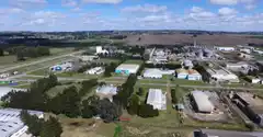 Evalúan autorizar las ventas minoristas y mayoristas en el Parque Industrial