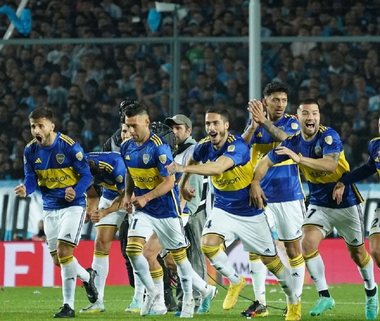 Con Romero como figura excluyente, Boca tachó a Racing y se metió en las semifinales