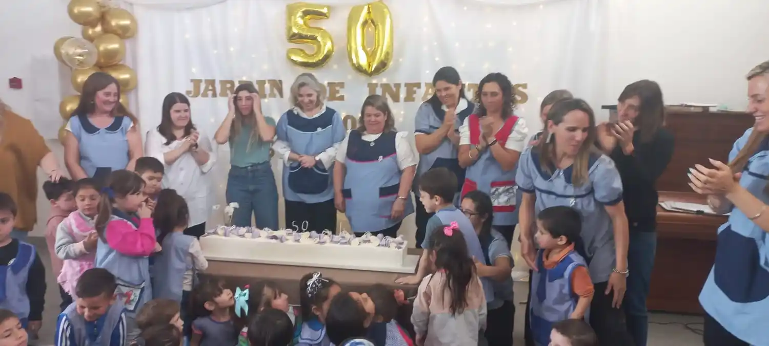 El Jardín Nº 908 cumplió 50 años y lo celebró con un colorido acto