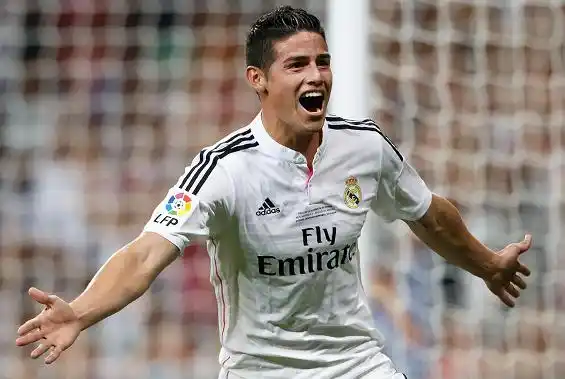 Calcado: James Rodríguez convirtió un gol idéntico del que había hecho en la Play 