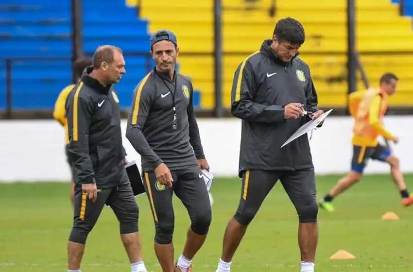 Chamot y un primer bosquejo para enfrentar a San Pablo