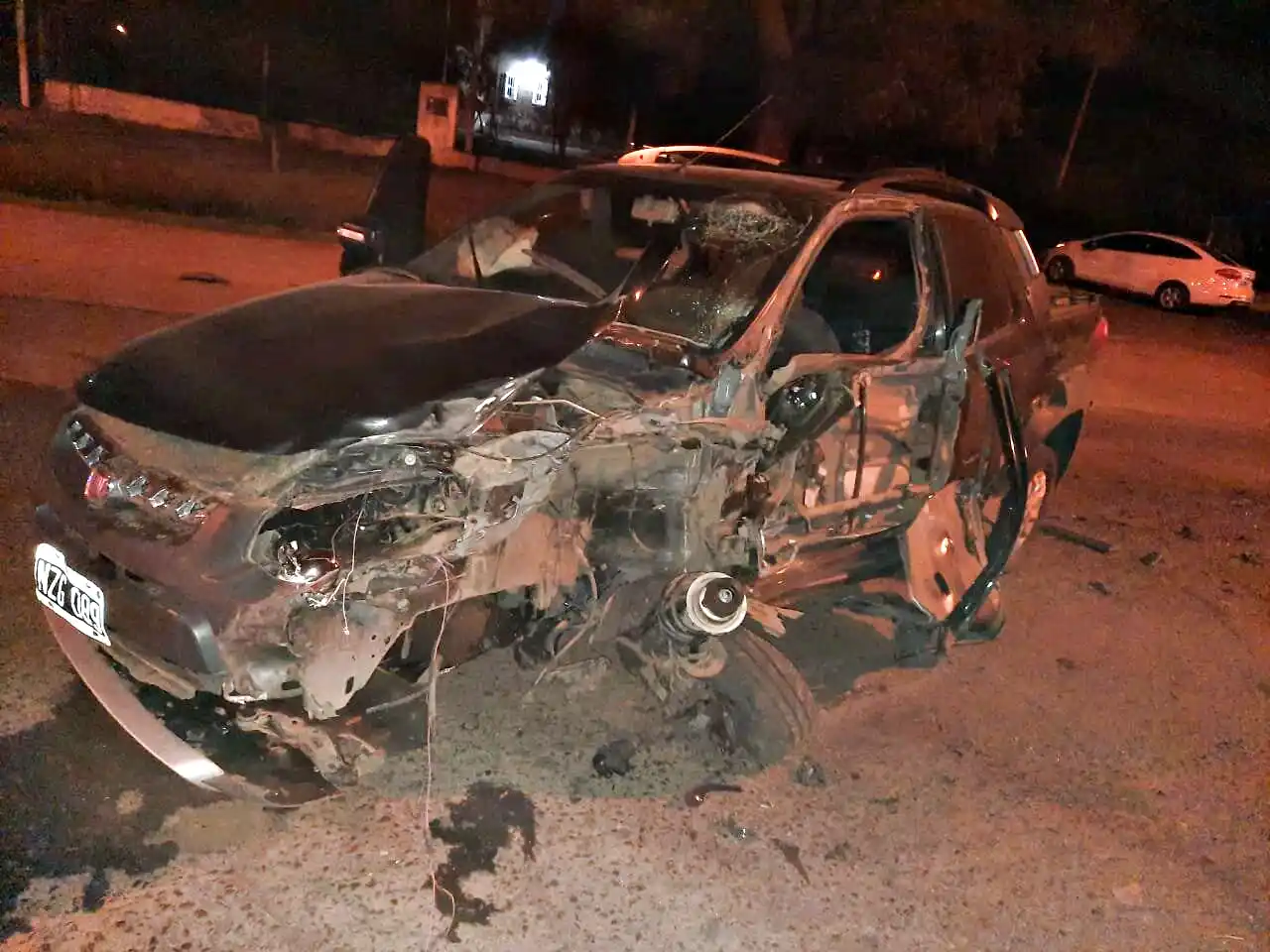 Un conductor resultó lesionado en violenta colisión sobre Lucio Mansilla