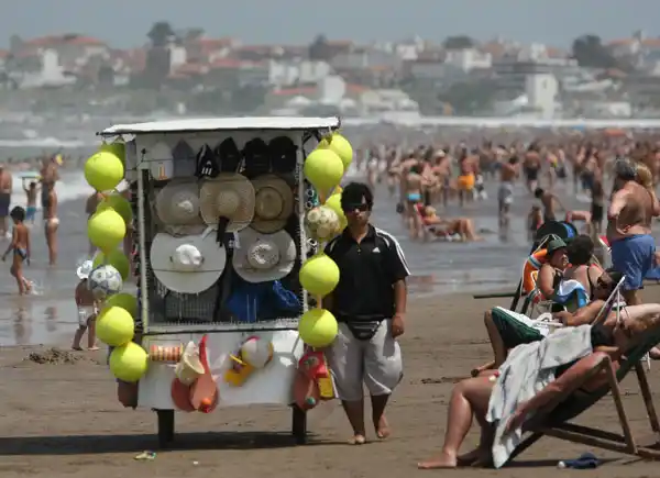 Temporada de verano 2022: Trabajadores ambulantes de Mar del Plata piden mayores controles 