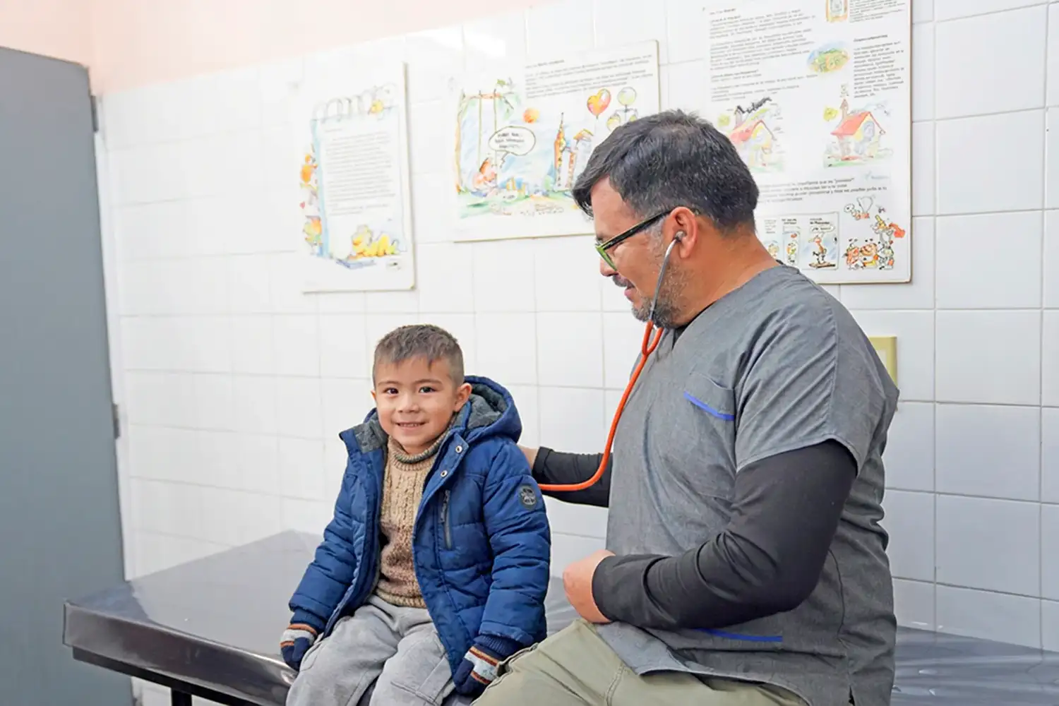 Con la llegada del frío aumentan las enfermedades respiratorias en niños: qué recomiendan desde Salud