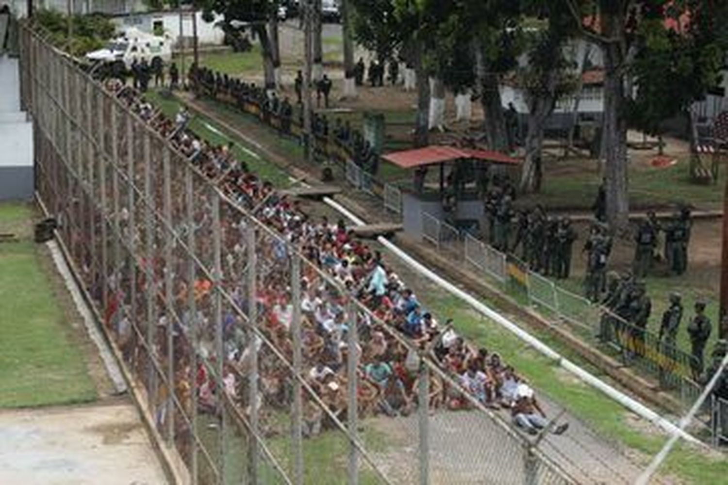 PARTE OFICIAL DE LA PICA: incautaron un arsenal y desmantelaron un centro de extorsión (+Detalles)
