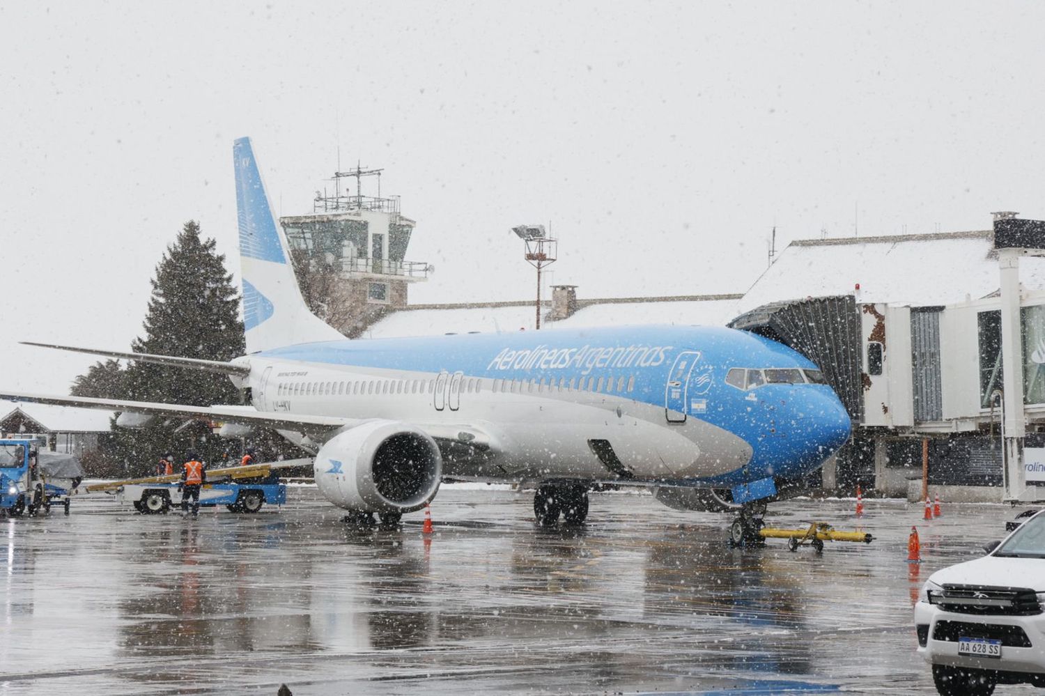 Aerolíneas Argentinas inauguró sus vuelos entre San Pablo y Bariloche