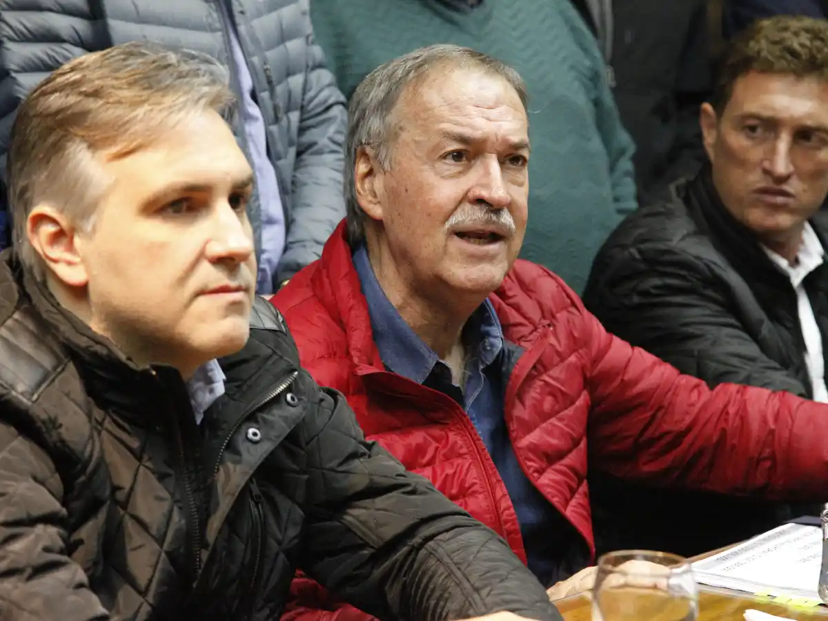 Llaryora también repudió las agresiones a Schiaretti