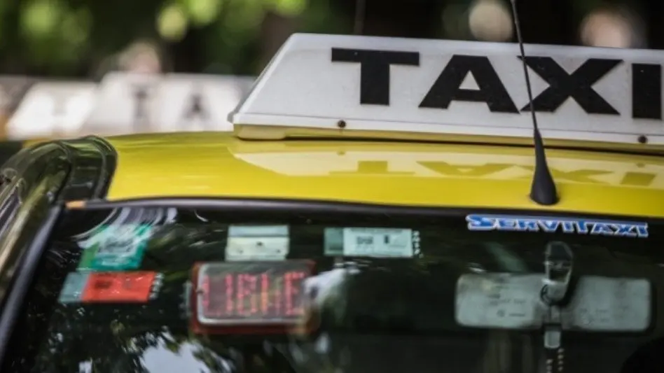 Taxis: "Estamos a favor de que se garantice el servicio para la gente" 