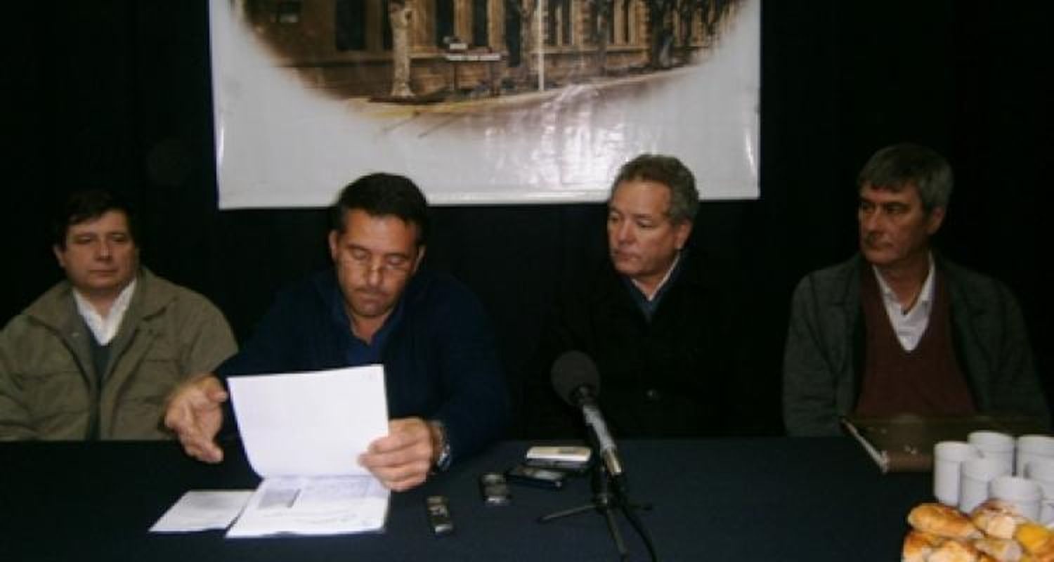 Presentaron el Centro de Documentación Histórica que funcionará en la torre del Palacio Municipal