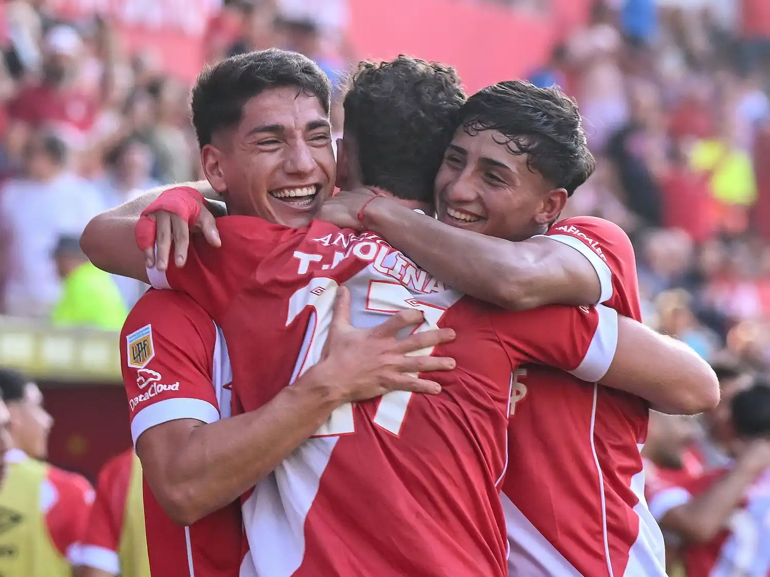 Argentinos demolió a Estudiantes en La Paternal.