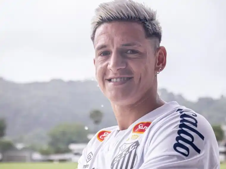 El concordiense Leo Godoy ya es jugador del Santos hasta finales de año