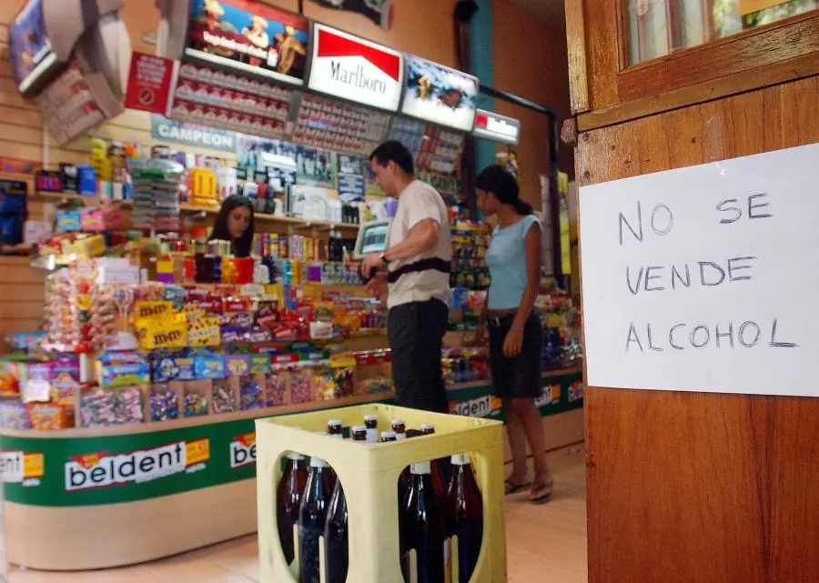 Hasta $500.000 de multa para quien venda alcohol a menores