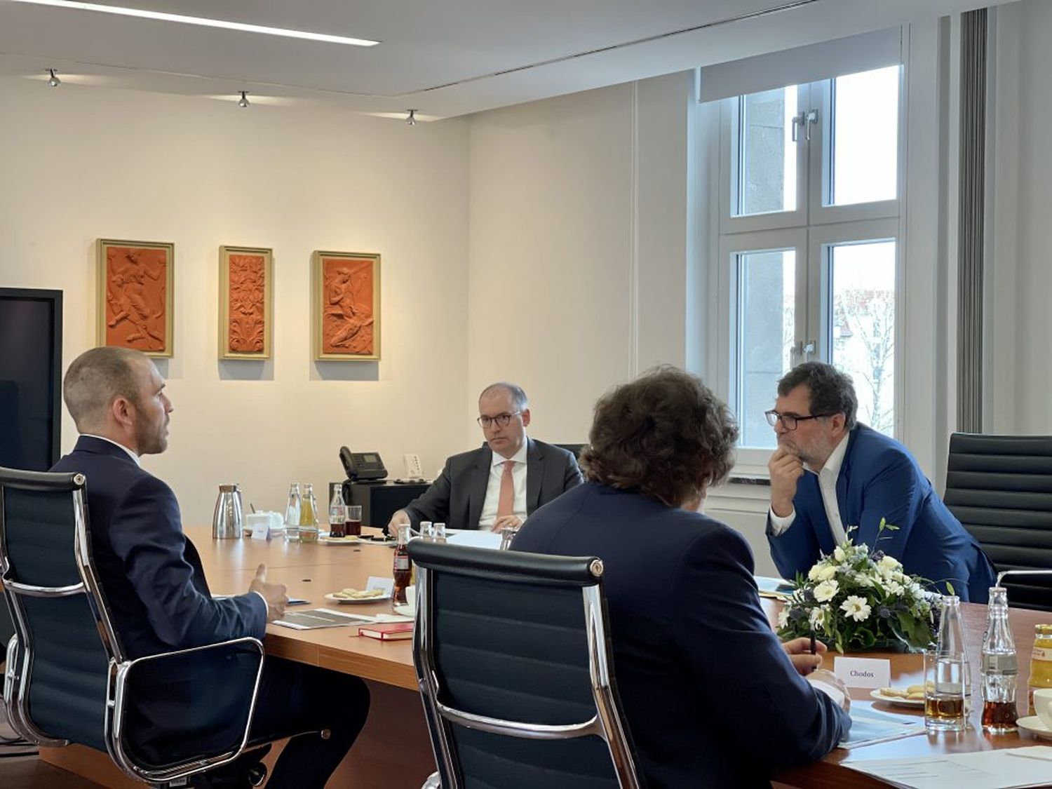 El ministro Guzmán recibió apoyo alemán para la recuperación y la estabilización