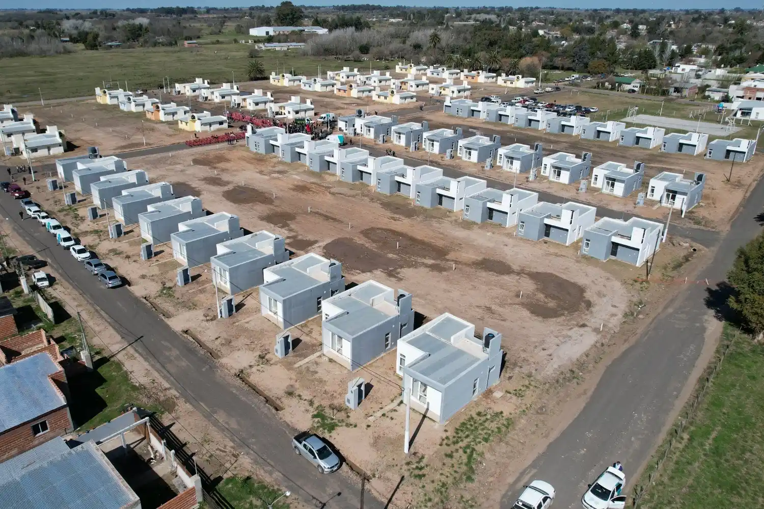 Kicillof encabezó la entrega de 124 viviendas en General Paz
