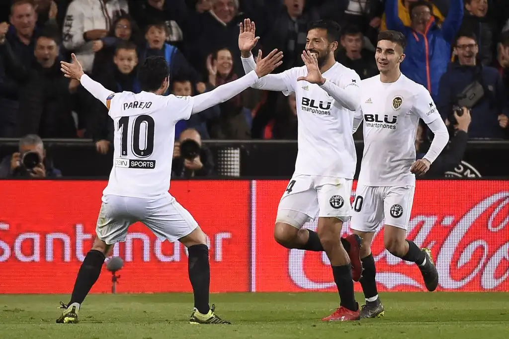 Valencia, con gol de Garay derrotó al Real Madrid