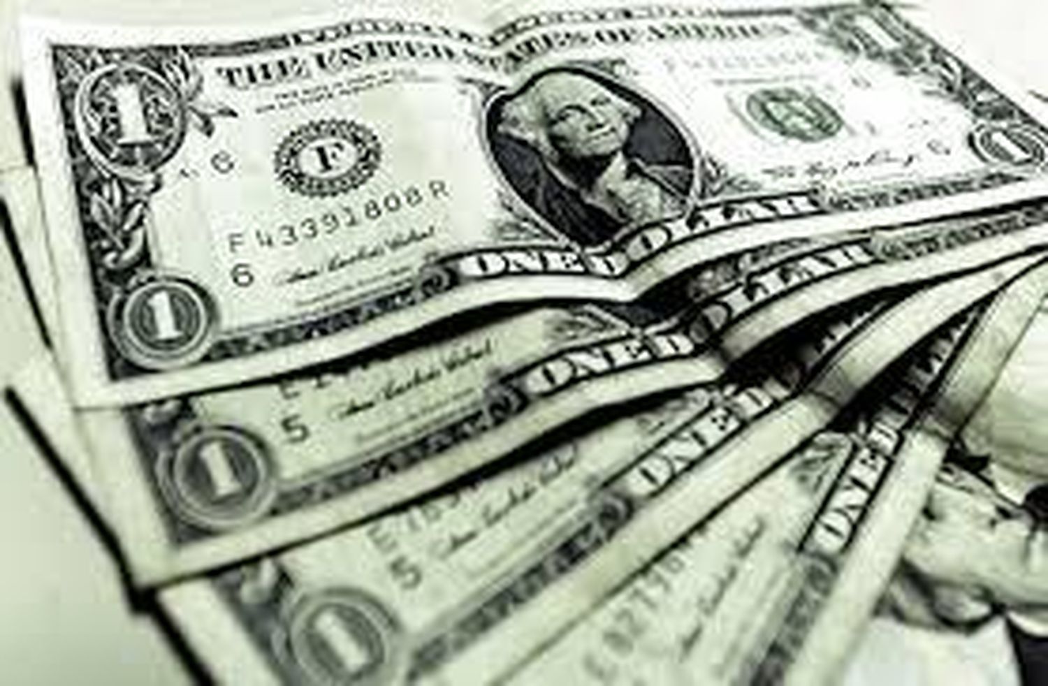 El valor del dólar superó por primera vez los 16 pesos