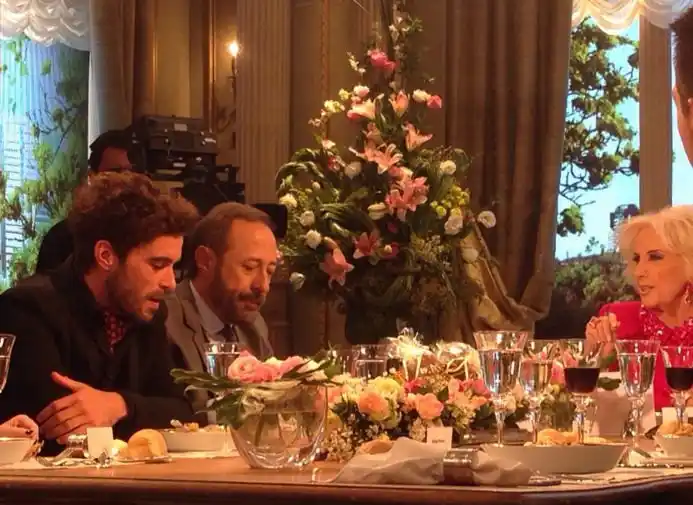 Nicolás Cabré conmovió con una anécdota en la mesa de Mirtha