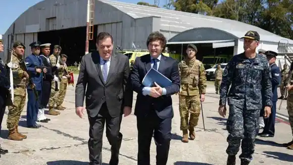 Javier Milei recibirá el lunes a la mesa bonaerense en Olivos: Montenegro no está confirmado