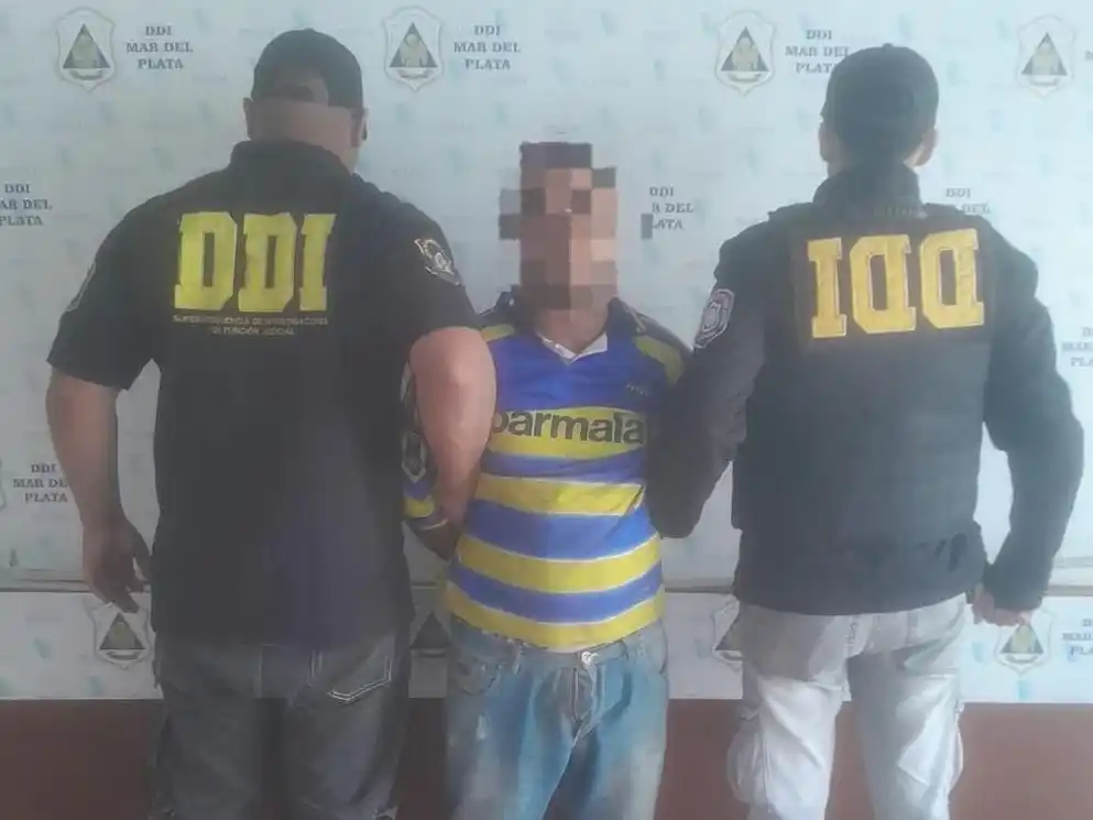 El hombre fue detenido acusado de intento de homicidio.