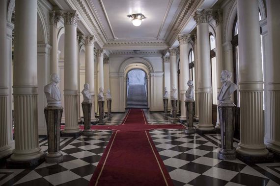 El Gobierno Nacional pondrá el busto de Carlos Menem en la Casa Rosada