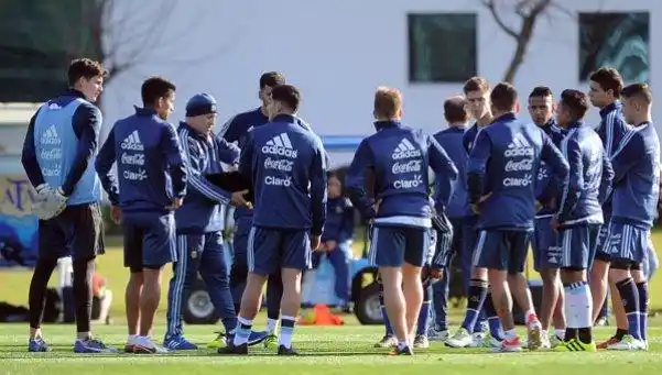 En el segundo día de práctica, Olarticoechea tuvo nueve jugadores