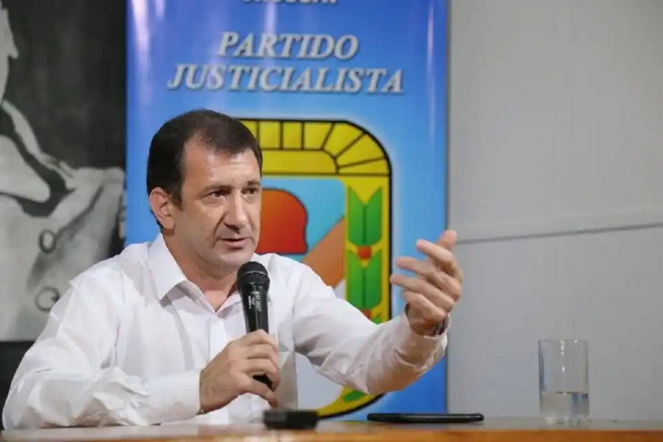 Edgardo Kueider encabeza la lista de senadores del justicialismo 