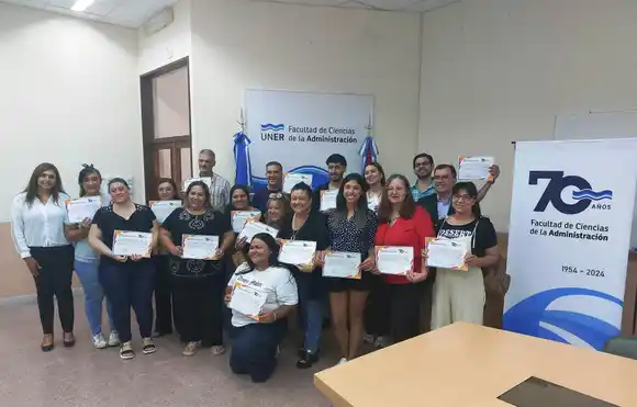 Entregaron certificados del curso de Gestión de Redes Sociales