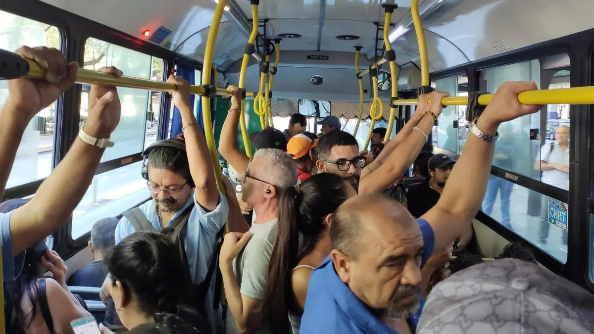 Las líneas de jurisdicción nacional continuarán con sus tarifas congeladas, que van de los 371 pesos el ticket.