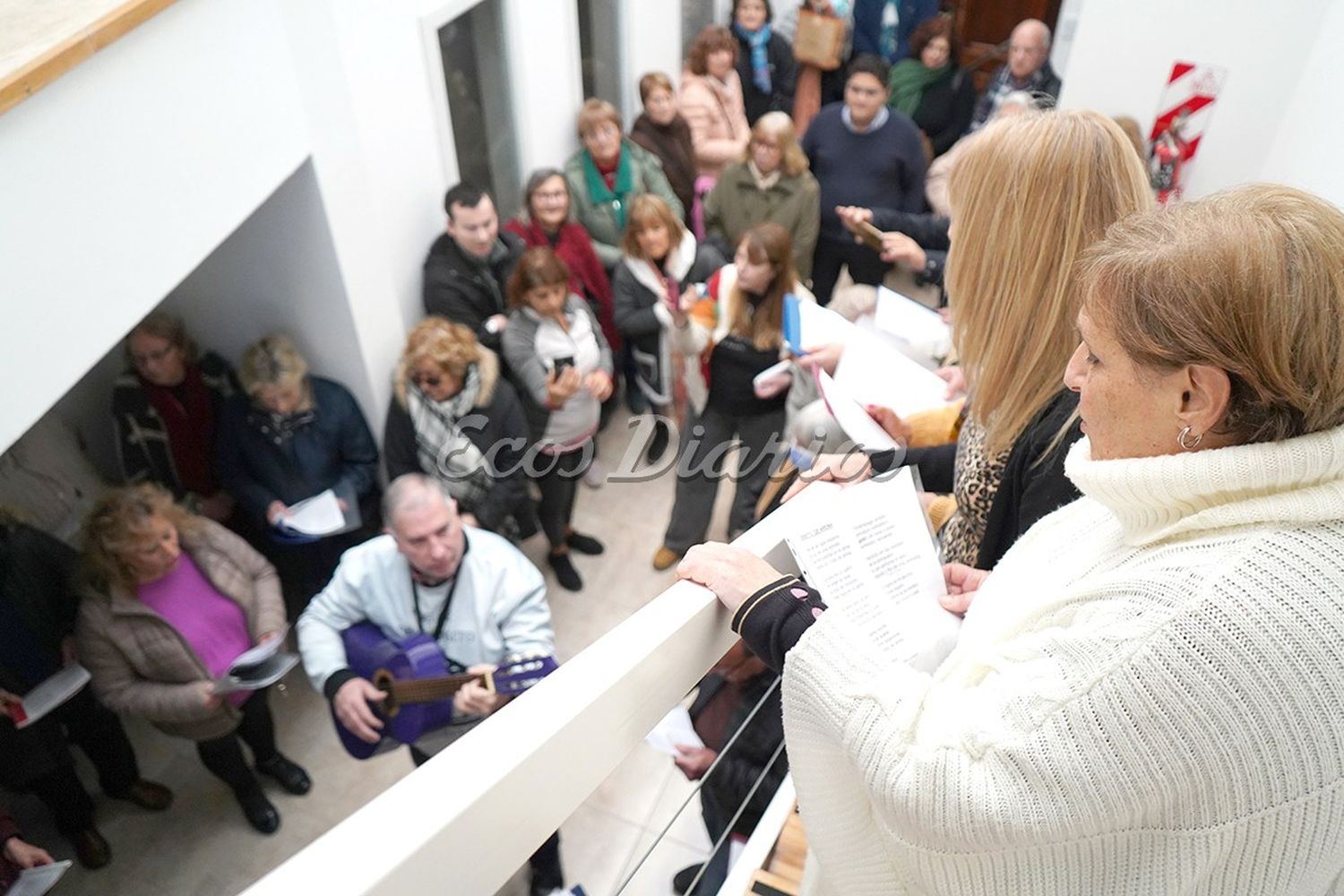 Talleristas. De los tres cursos de canto interpretaron una canción