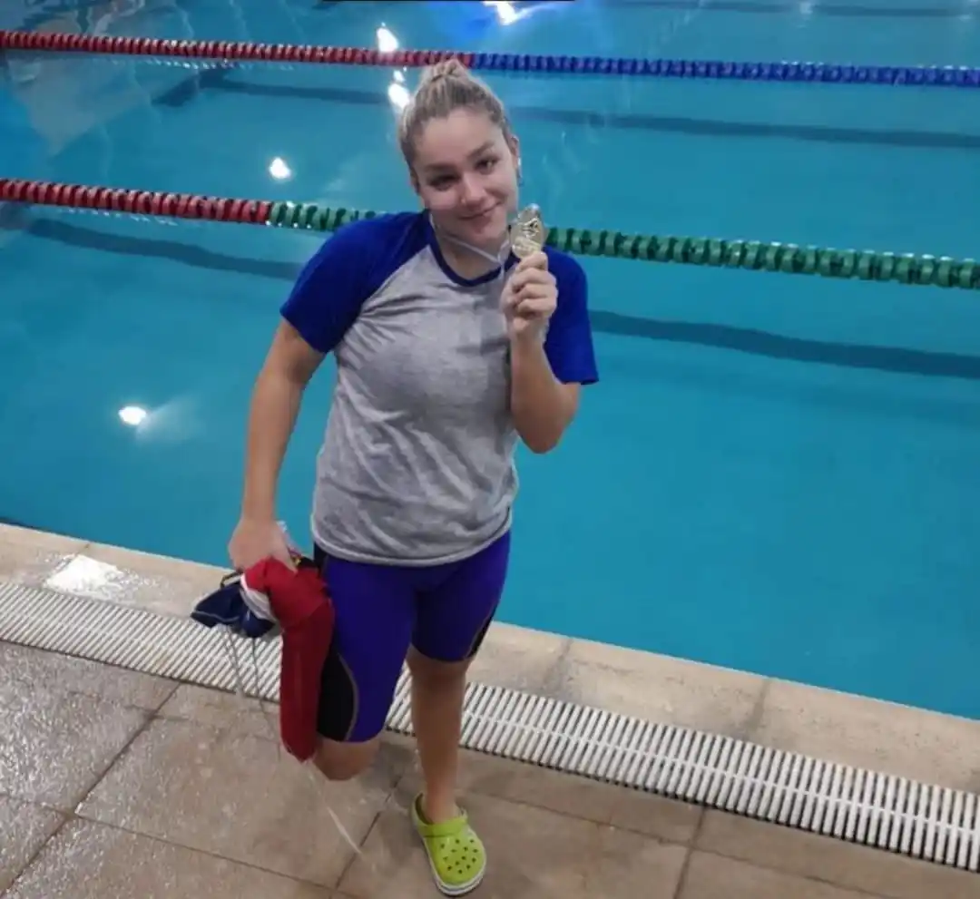 Natación: nuevo récord nacional para Candela Raviola