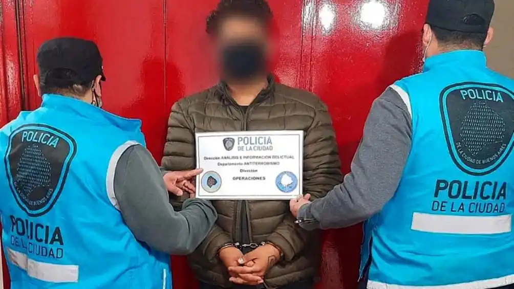Detienen al sospechoso de atacar supermercados por su huella en un paquete de galletitas