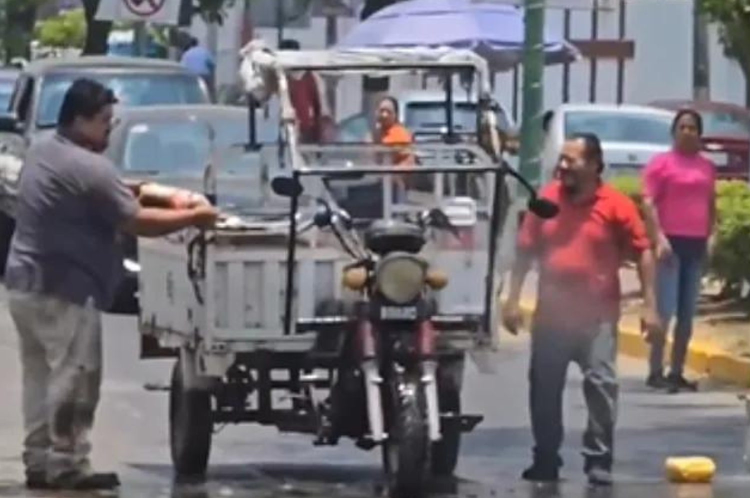 La escena quedó filmada.