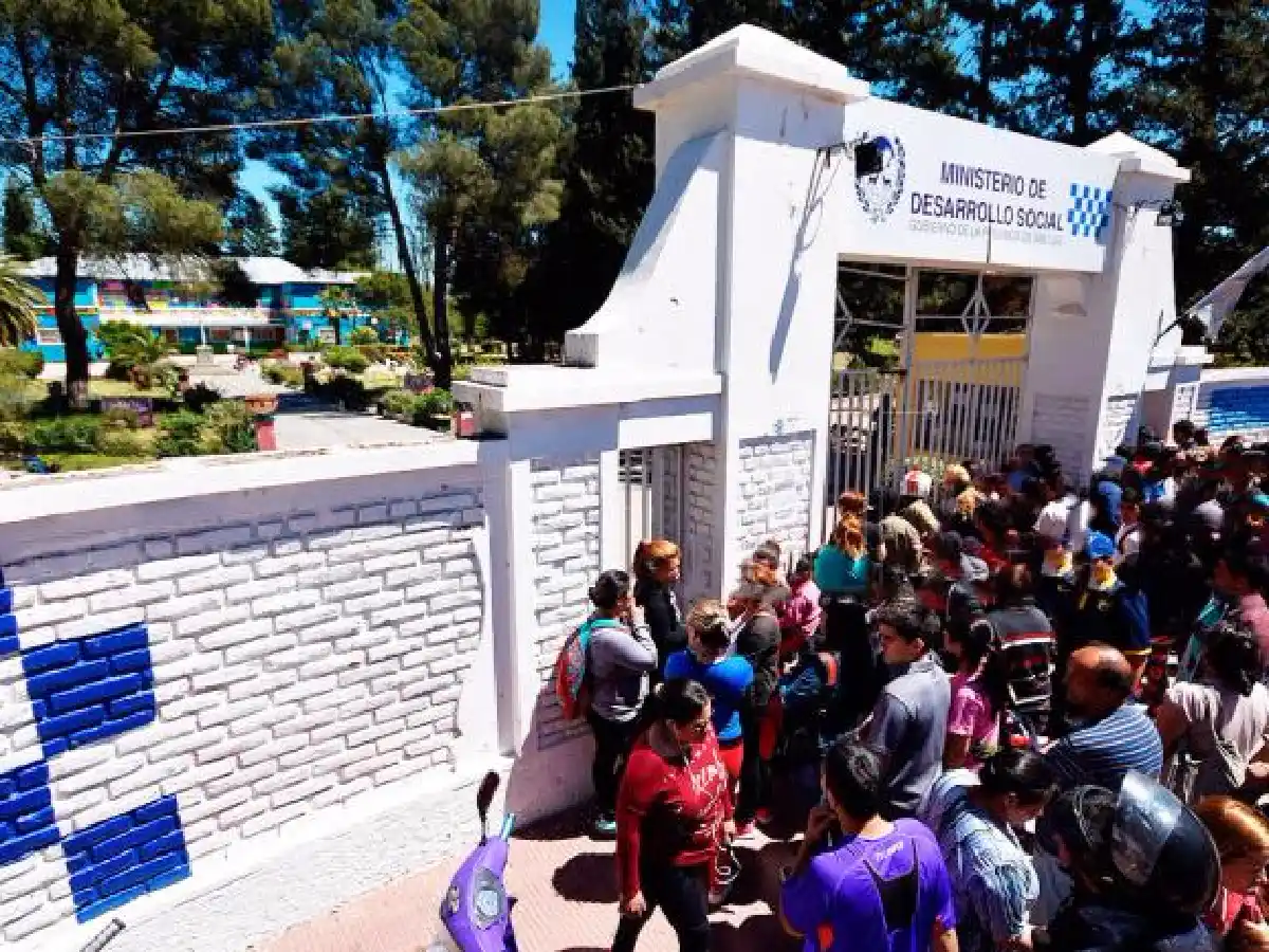 San Luis: fueron a reclamar por planes sociales prometidos en campaña