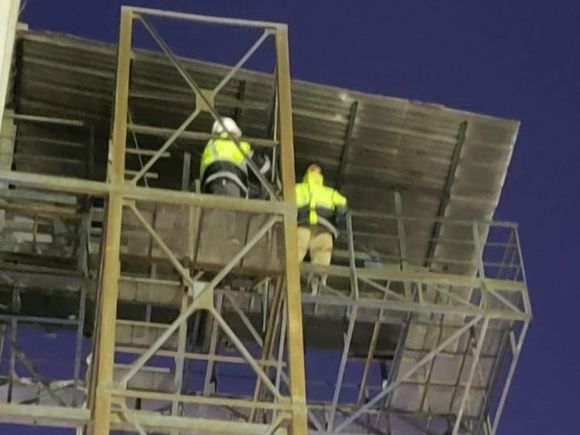 Un operario del Puerto de Rosario se atrincheró y amenazó con arrojarse al vacío luego de ser despido