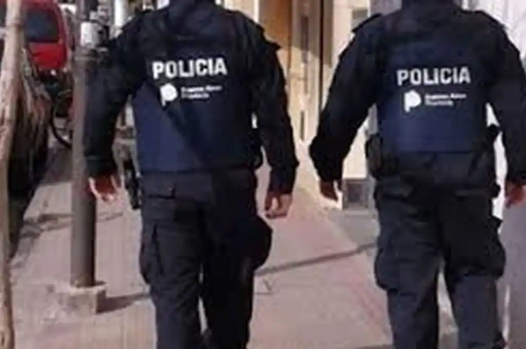 Detienen a policías de la Bonaerense por robar $325 mil durante un allanamiento