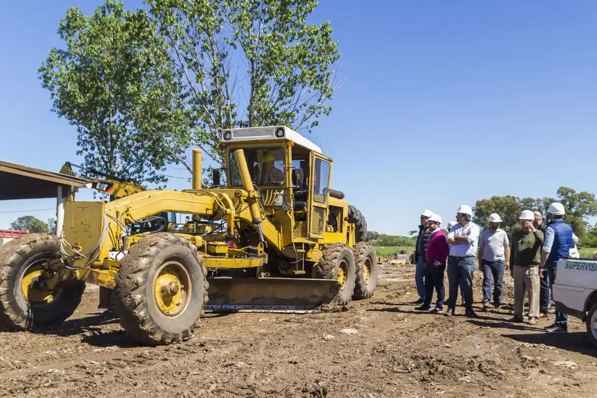Azul: Bertellys constató el avance del cierre del basural municipal