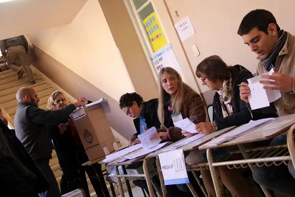 Frigerio aseguró que votó el 74 por ciento del padrón