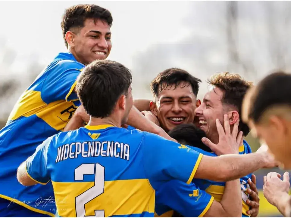 Independencia superó a Paraná por penales y disputará la final del Torneo Apertura ante Sportivo Baradero. PH:  Tomás Gottardi fotógrafo.