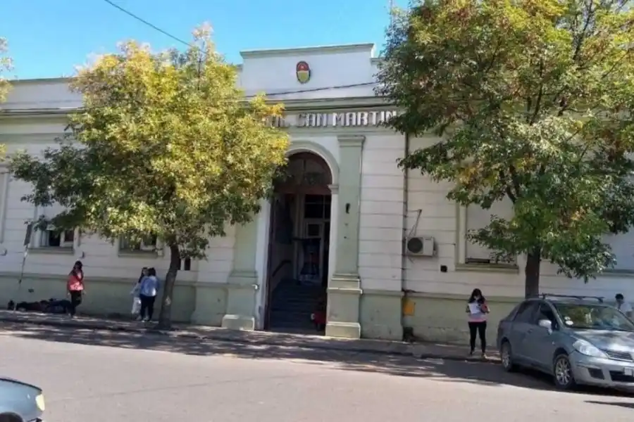 Murió una docente dentro de una escuela en Paraná