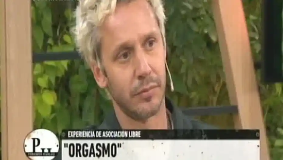 A Vicuña le preguntaron por el “orgasmo”, pero se puso nervioso y quedó como un pavo