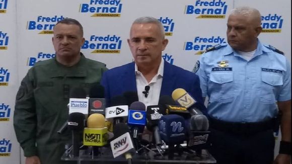 Freddy Bernal asegura que los pasos fronterizos con COLOMBIA «PERMANECEN ABIERTOS»
