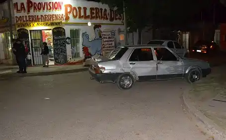Menor lesionado en un choque entre un auto y una moto 