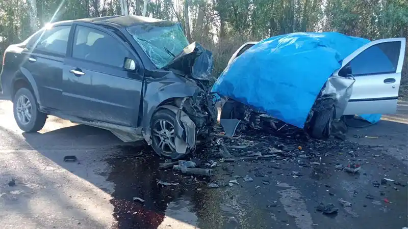 Un trágico choque frontal provocó cinco muertes, entre ellas dos jóvenes madres y un futbolista