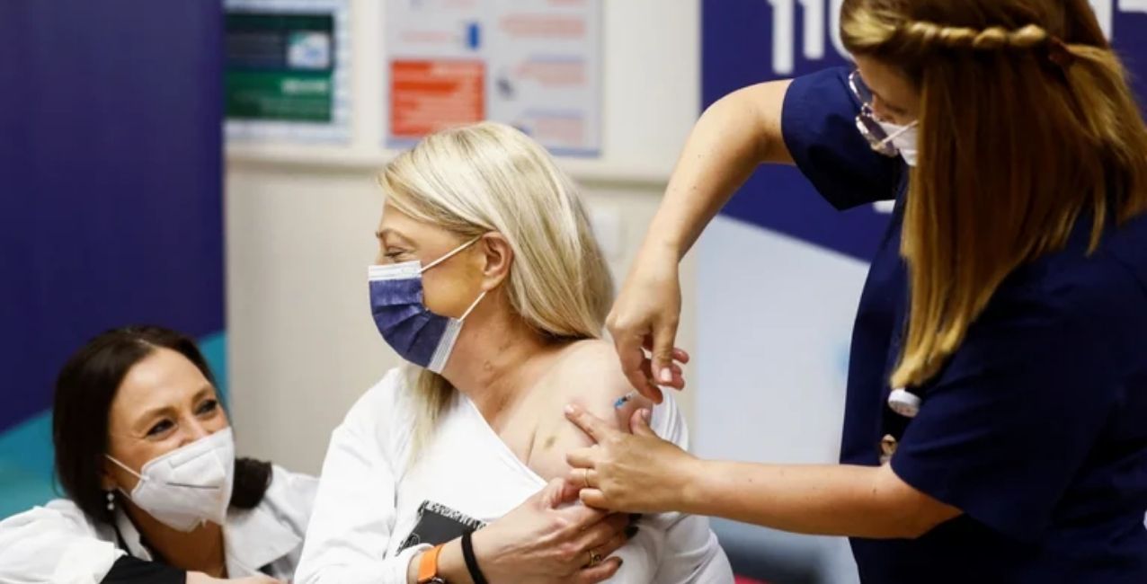 La OMS recomienda aislamientos de 14 días para frenar la circulación del virus