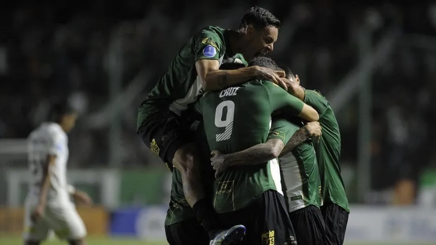 Banfield venció a Santos en su debut gracias a un golazo de Urzi