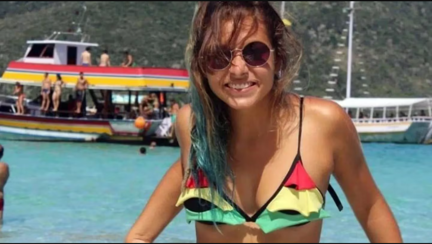 Una joven viajó de vacaciones, presenció un asesinato y sufrió un ACV